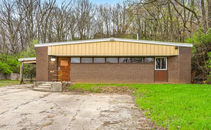 Pictures of Industrial property located at 942 Wesley Rd, Creve Coeur, IL 61610 for sales - image #1