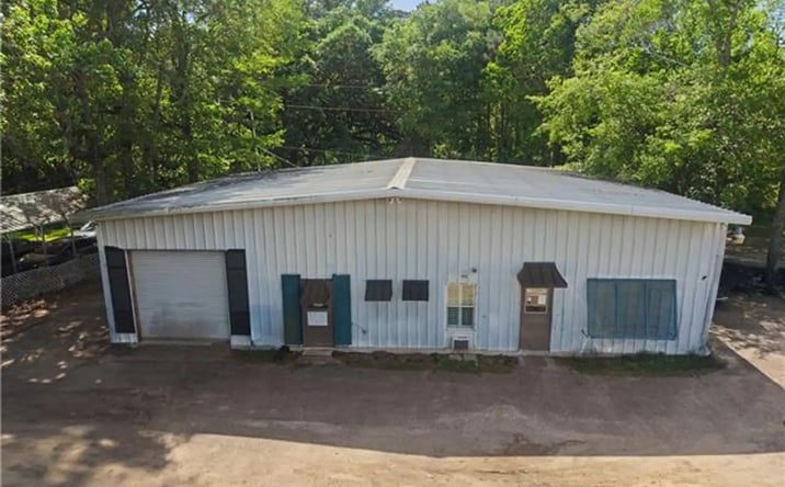 Pictures of Office property located at 847 Collins Blvd, Covington, LA 70433 for sales - image #1