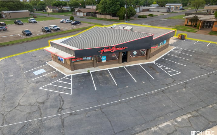 Pictures of Retail property located at 3500 KEMP BLVD, WICHITA FALLS, TX 76308-1838 for sales - image #1