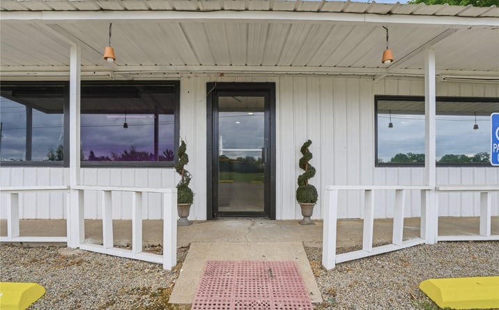 Pictures of Special Purpose property located at 3301 W Cherokee, Sallisaw, OK 74955 for sales - image #1