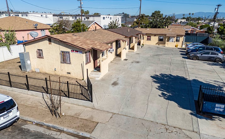Pictures of Multifamily property located at 239 W 113th St, Los Angeles, CA 90061 for sales - image #1