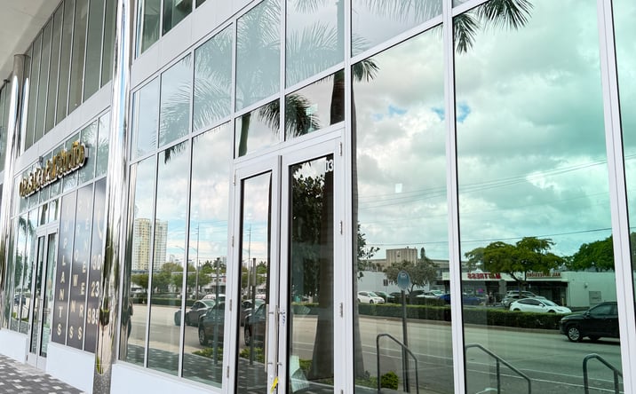 Pictures of Retail property located at 1000 E Hallandale Beach Blvd, Hallandale Beach, FL 33009 for sales - image #1