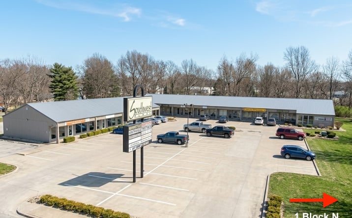 Pictures of Retail property located at 1039 S Gutensohn Rd, Springdale, AR 72762 for sales - image #1