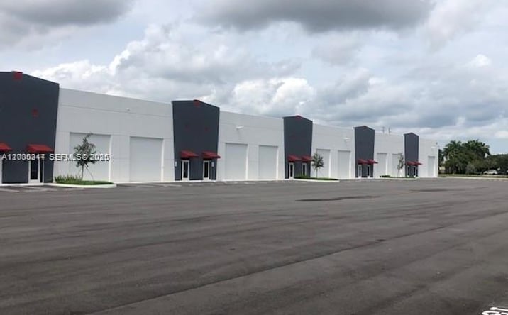 Pictures of Industrial property located at 1750 SE 38 AVE # 12 #Bay 12, Homestead, FL 33033 for sales - image #1