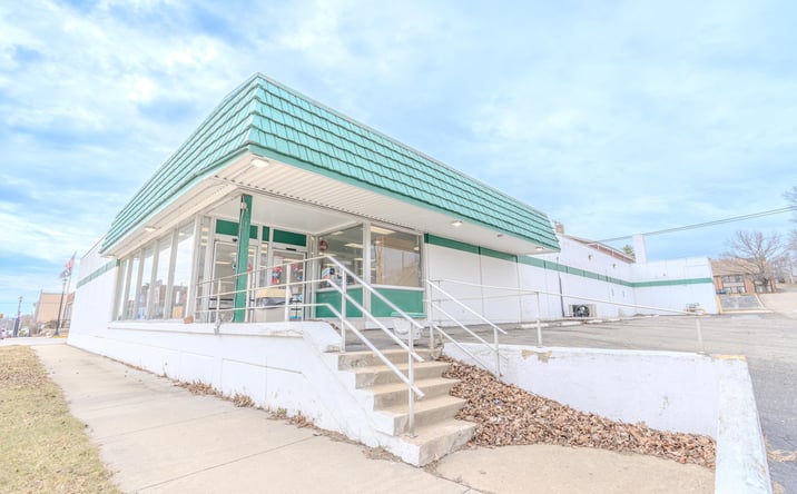 Pictures of Retail property located at 300 N Main Street, Veedersburg, IN 47987 for sales - image #1