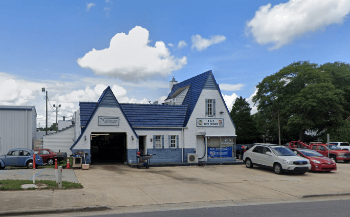 Pictures of Retail property located at 103 W 9th St, Greenville, NC 27834 for sales - image #1