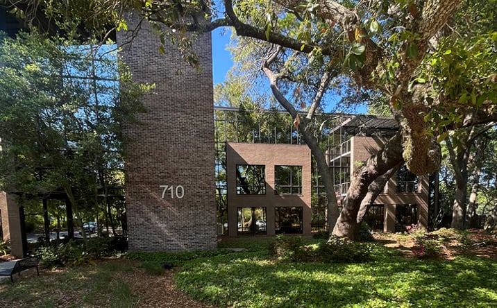 Pictures of Office property located at 710 Johnnie Dodds Boulevard, Mount Pleasant, SC 29464 for sales - image #1