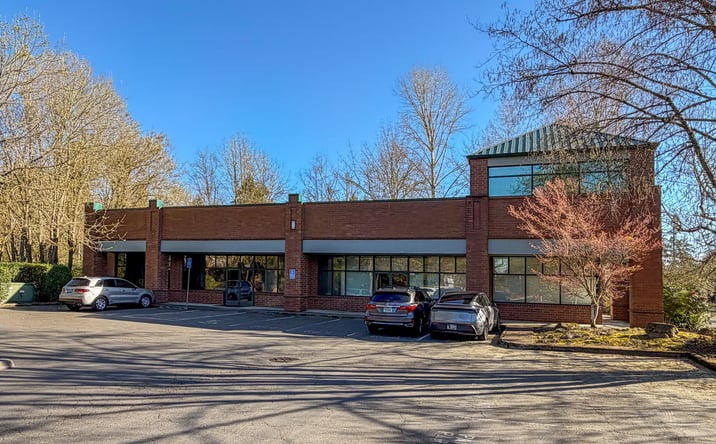 Pictures of Office property located at 17449 SW Ferry Rd, Lake Oswego, OR 97035 for sales - image #1