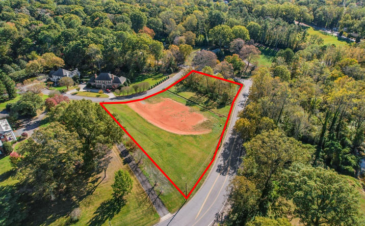 Pictures of Land property located at 560 11th Avenue Place Northwest, Hickory, NC 28601 for sales - image #1