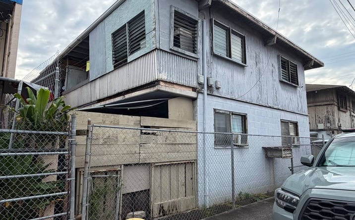 Pictures of Multifamily property located at 1649 Democrat St, Honolulu, HI 96819 for sales - image #1