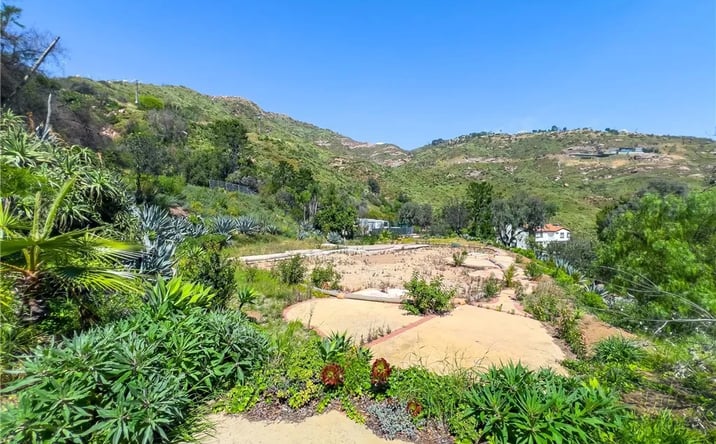 Pictures of Land property located at 23422 W Copacabana, Malibu, CA 90265 for sales - image #1