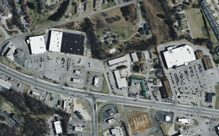 Pictures of Retail, Industrial, Mixed Use property located at 225 Henslee Drive, Dickson, TN 37055 for sales - image #1
