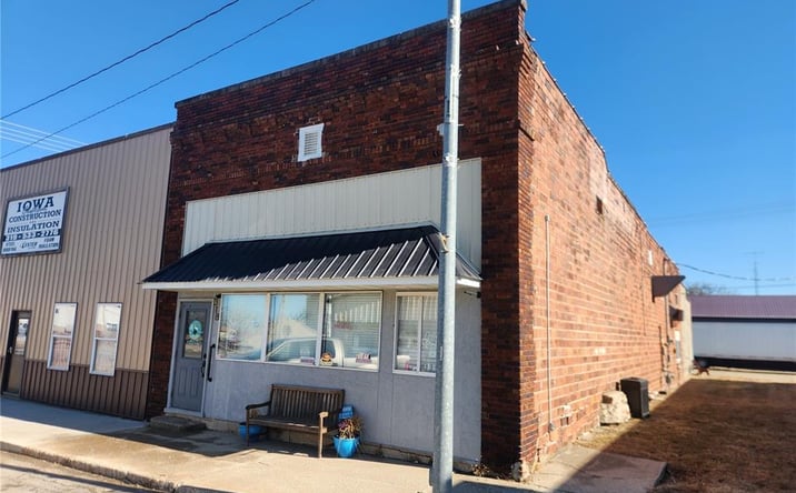 Pictures of Office, Retail, Special Purpose property located at 318 Locust St NE, Blairstown, IA 52209 for sales - image #1