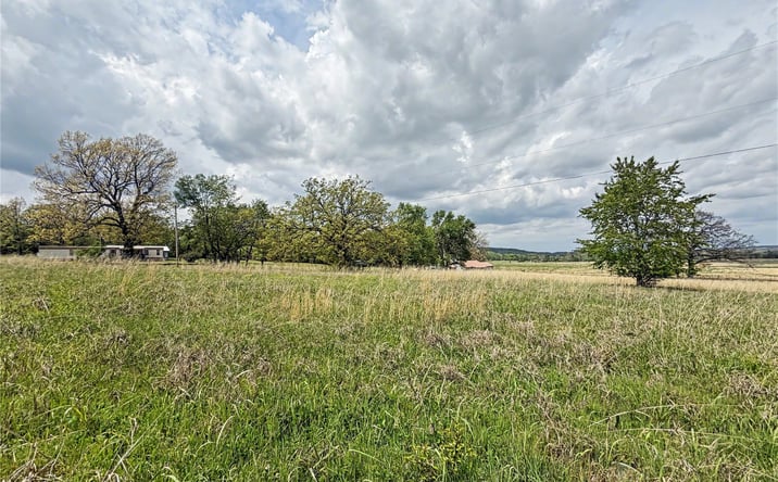 Pictures of Land property located at 83048 S 4700 Road, Stilwell, OK 74960 for sales - image #1