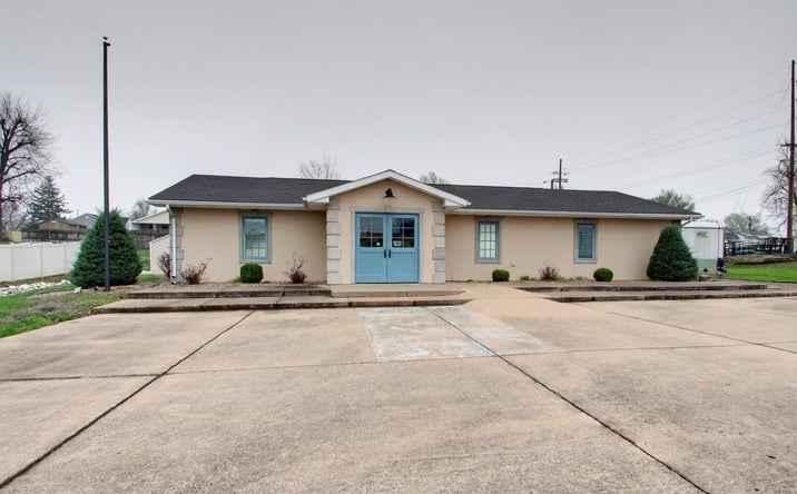 Pictures of Industrial, Office, Retail property located at 1706 N 16TH Street, Quincy, IL 62301 for sales - image #1
