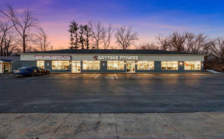 Pictures of Retail, Special Purpose property located at 501 7th Ave, Marion, IA 52302 for sales - image #1