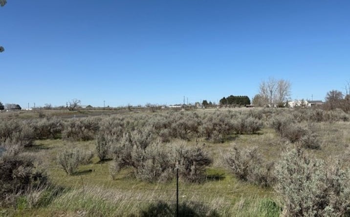 Pictures of Land property located at 201 E Punkin Center Rd, Hermiston, OR 97838 for sales - image #1