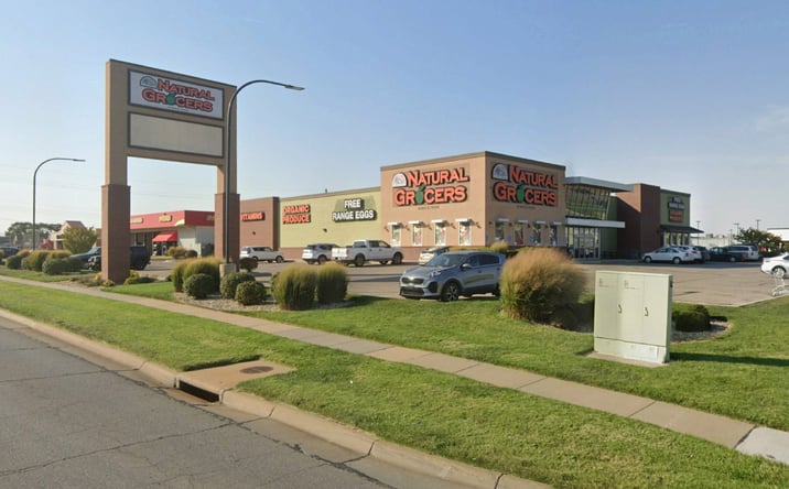 Pictures of Retail property located at 8580 N Michigan Rd, Fountaintown, IN 46130, 5836 Southwest 21st Topeka, Kansa, Topeka, KS 66604, 4805 N Leavitt Rd NW, Warren, OH 44485 for sales - image #1