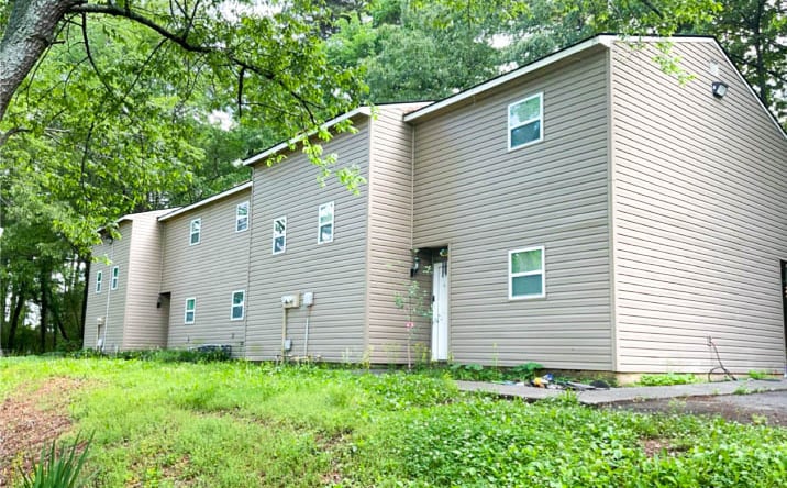 Pictures of Multifamily property located at 134 Newtown Rd, Calhoun, GA 30701 for sales - image #1