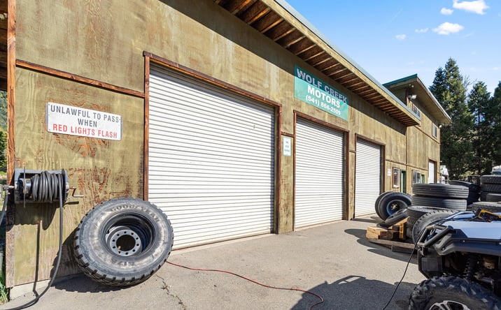 Pictures of Retail property located at 440 Old Highway 99 S, Wolf Creek, OR 97497 for sales - image #1