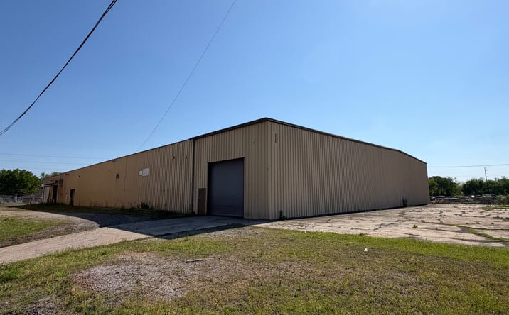 Pictures of Industrial property located at 3323 33rd Pl N, Birmingham, AL 35207 for sales - image #1