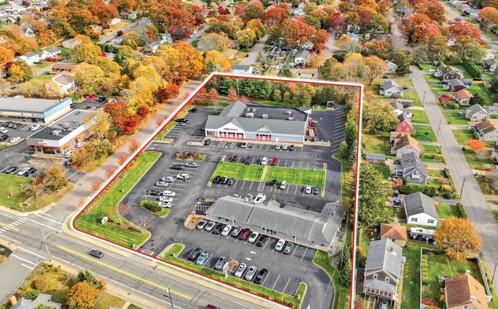 Pictures of Retail property located at 500 Main Rd, Tiverton, RI 02878 for sales - image #1