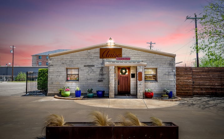 Pictures of Mixed Use, Office, Retail, Special Purpose property located at 605 Calinco Dr, Granbury, TX 76048 for sales - image #1