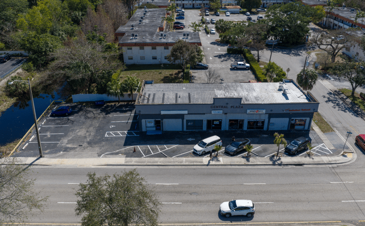 Pictures of Retail property located at 6450 W Atlantic Blvd, Margate, FL 33063 for sales - image #1