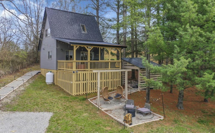 Pictures of Hospitality property located at 33014 Oliver Road, Logan, OH 43138 for sales - image #1