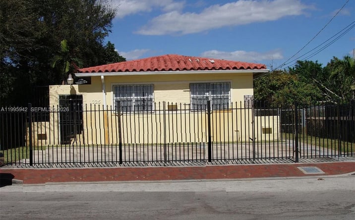 Pictures of Multifamily property located at 1325 SW 6th St, Miami, FL 33135 for sales - image #1