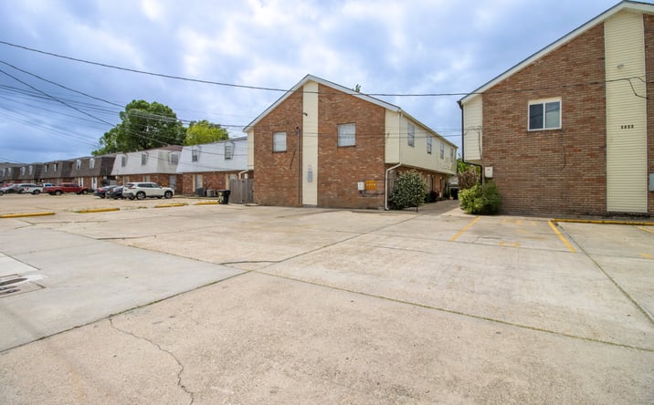Pictures of Multifamily property located at 1428 Hickory Ave, Harahan, LA 70123 for sales - image #1