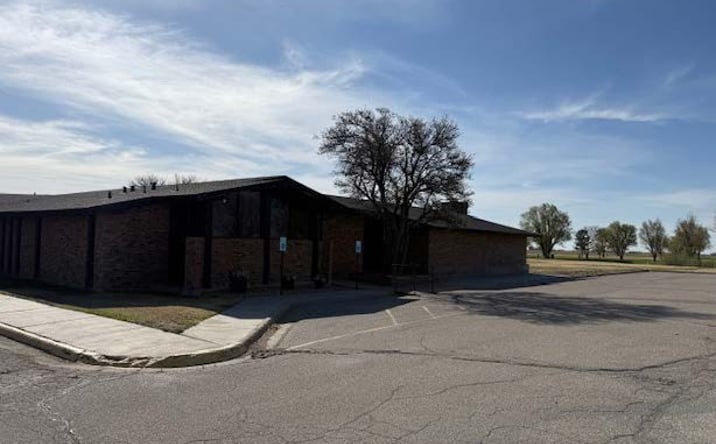 Pictures of Retail property located at 520 Southeast 24th Avenue, Perryton, TX 79070 for sales - image #1