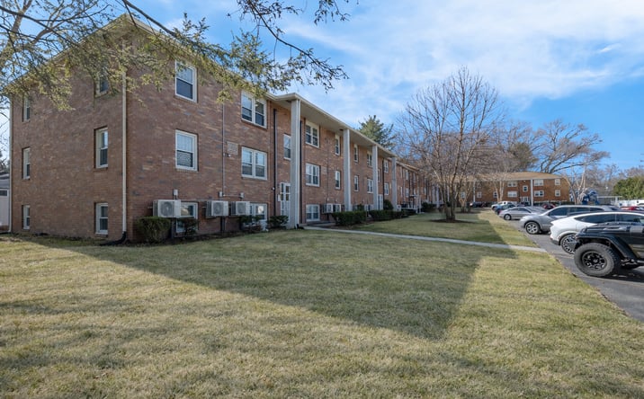 Pictures of Multifamily property located at 238 Maple St, Agawam, MA 01001 for sales - image #1