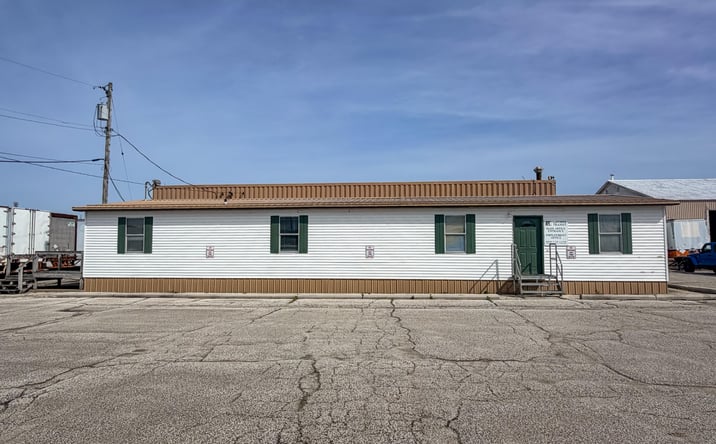 Pictures of Mixed Use, Retail, Industrial property located at 1157 E 150 N, La Porte, IN 46350 for sales - image #1