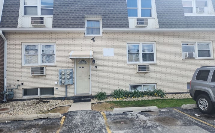 Pictures of Multifamily property located at 5648 Saint James Court, Oak Lawn, IL 60453 for sales - image #1