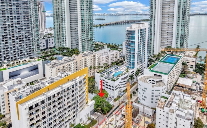 Pictures of Multifamily property located at 452 NE 30th St, Miami, FL 33137 for sales - image #1