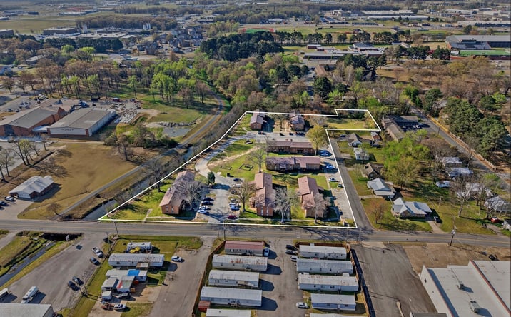 Pictures of Multifamily property located at 1703 E Market Ave, Searcy, AR 72143 for sales - image #1