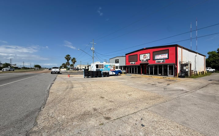 Pictures of Industrial property located at 3805 Paris Rd, Chalmette, LA 70043 for sales - image #1