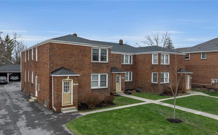 Pictures of Multifamily property located at 367 Potters Rd, Buffalo, NY 14220 for sales - image #1