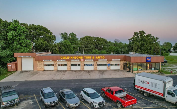 Pictures of Industrial property located at 935 S Jefferson Ave, Lebanon, MO 65536 for sales - image #1