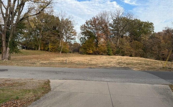Pictures of Land property located at 1000 N Middle St, Cape Girardeau, MO 63701 for sales - image #1