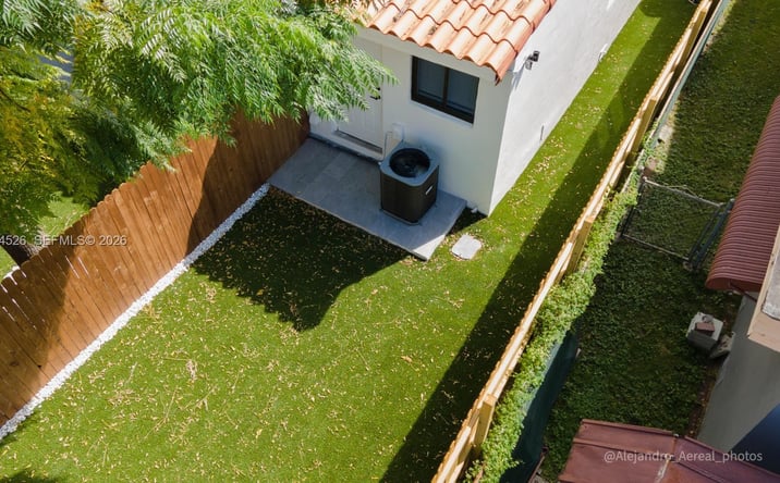 Pictures of Multifamily property located at 3045 SW 21st St, Miami, FL 33145 for sales - image #1