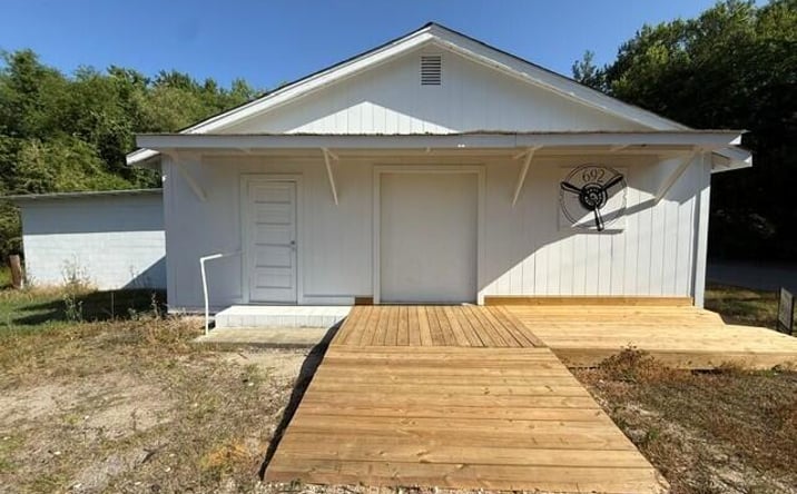 Pictures of Industrial, Self Storage property located at 692 Murray Street, Orangeburg, SC 29115 for sales - image #1