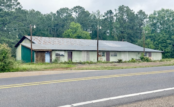 Pictures of Retail property located at 5255 TX-21, Hemphill, TX 75948 for sales - image #1