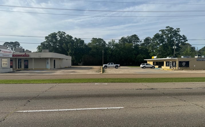Pictures of Retail property located at 9462 Florida Blvd, Baton Rouge, LA 70815 for sales - image #1