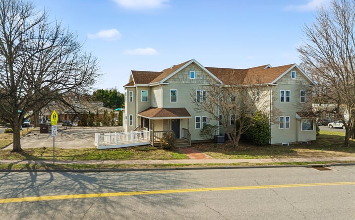 Pictures of Office property located at 155 Oak St, Glastonbury, CT 06033 for sales - image #1