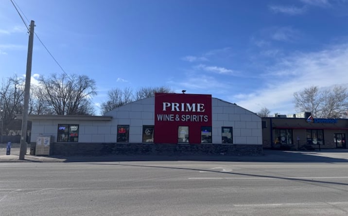 Pictures of Retail property located at 1104 N Federal Ave, Mason City, IA 50401 for sales - image #1
