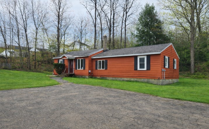 Pictures of Office, Land property located at 192 Londonderry Tpke, Hooksett, NH 03106 for sales - image #1