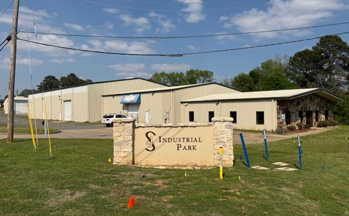 Pictures of Industrial property located at 120 Marvin A Smith Dr, Kilgore, TX 75662 for sales - image #1