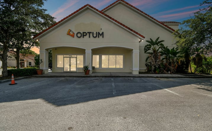 Pictures of Office property located at 772 Cortaro Dr, Ruskin, FL 33573 for sales - image #1